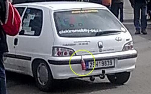 Nemá tu někdo dlouhý prodlužovák, potřebuji do města :-D