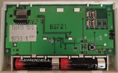 Prostorový termostat Honeywell CM 41 - zezadu